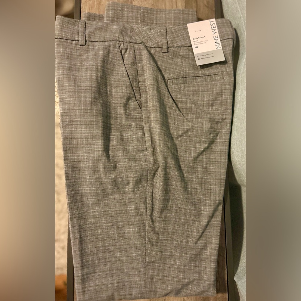 Nine West Slimming Hip & Thigh, NWT Mid Rise Barely Bootcut Pants Size 10